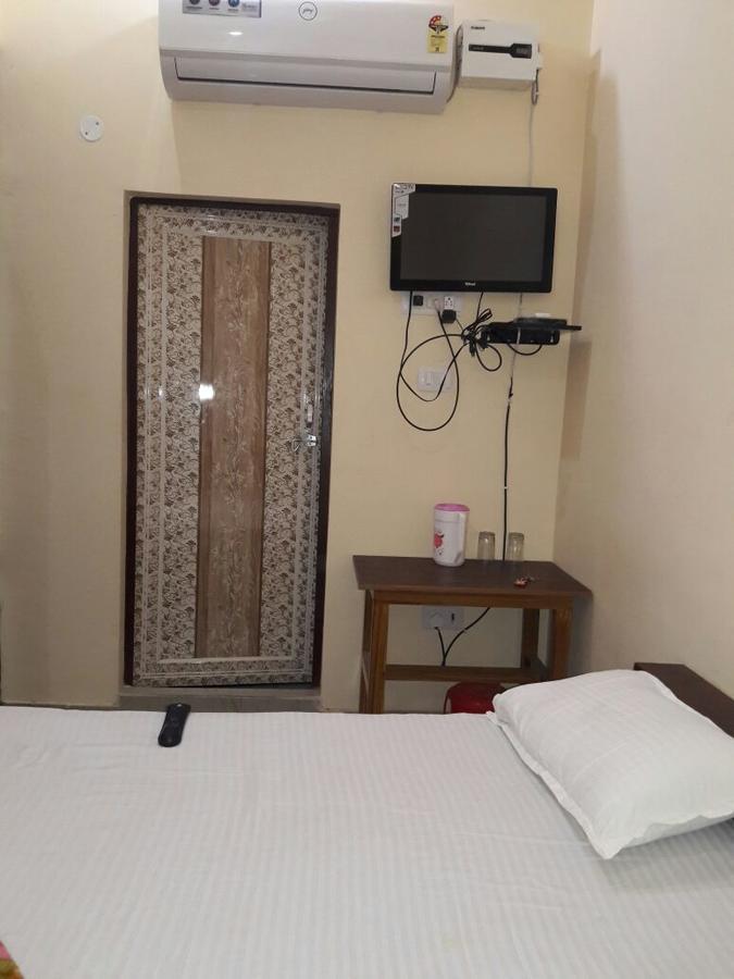 Hotel Ganga Vilas Colonelganj Exterior foto